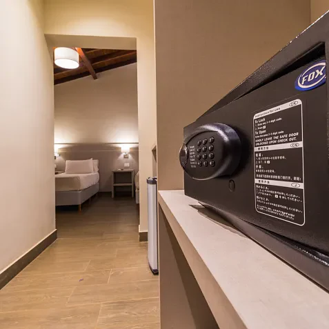 Studio Junior Triple